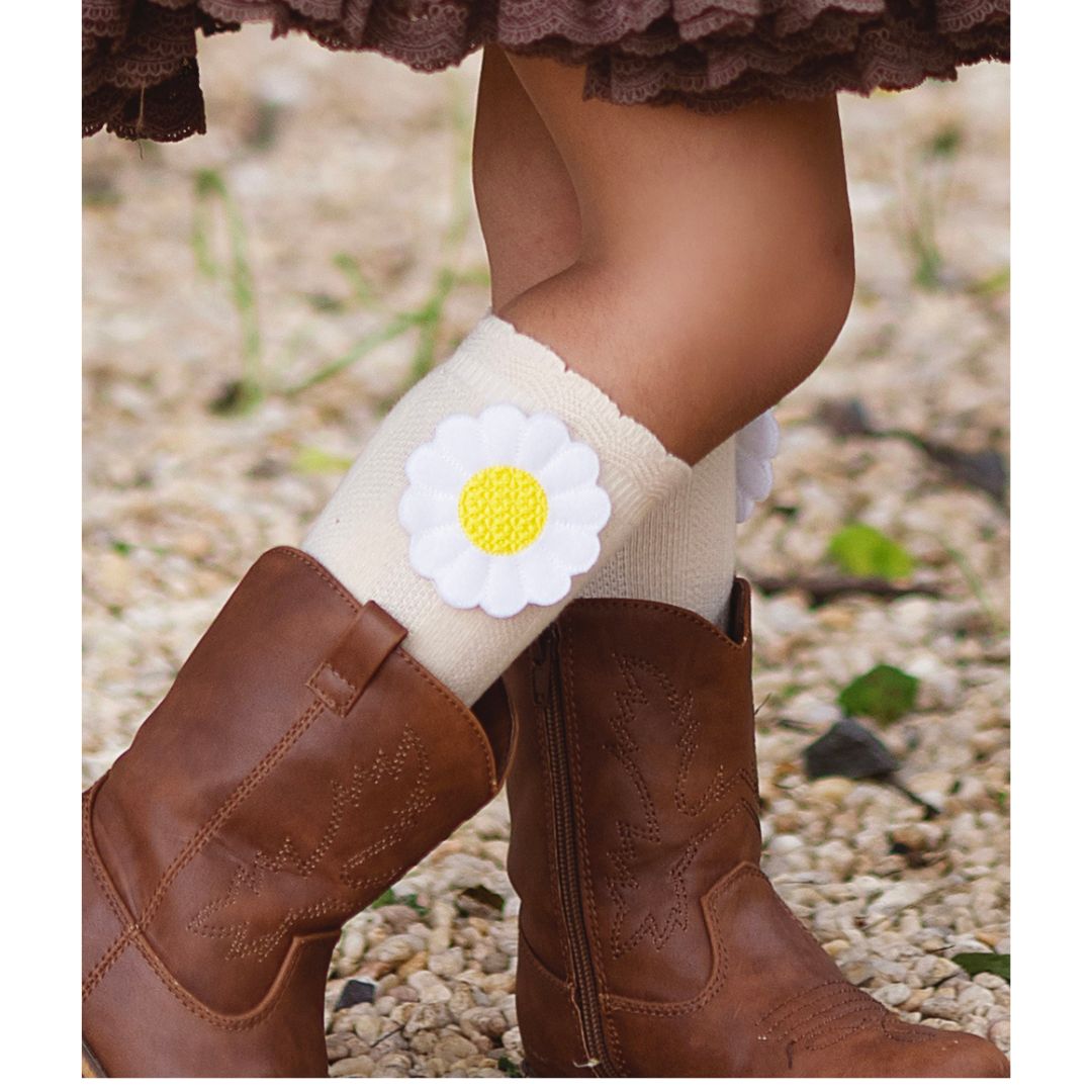 Daisy (preorder)