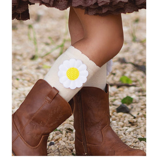 Daisy (preorder)